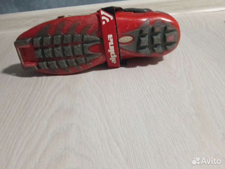 Лыжные ботинки коньковые alpina