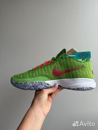 Кроссовки Nike LeBron 20 'Christmas'