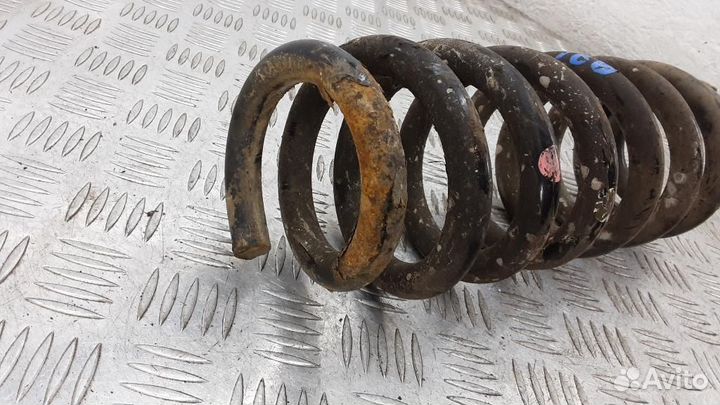 Пружина задняя Suzuki Grand Vitara