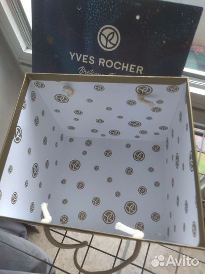 Упаковочная подарочная коробка Ив Роше