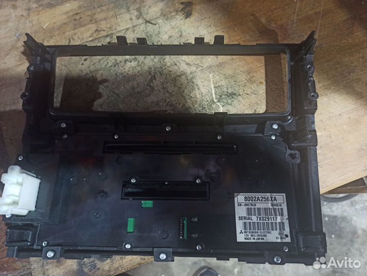 Магнитола штатная Mitsubishi pajero 4