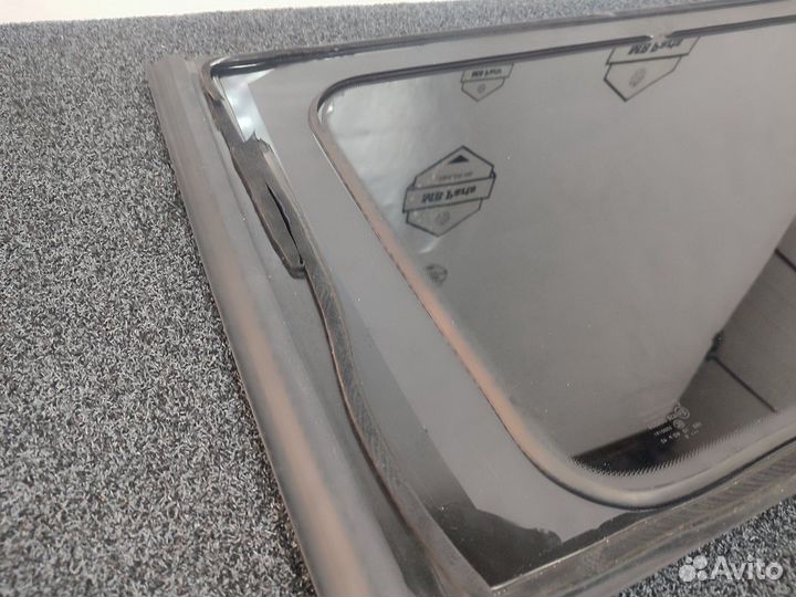 Стекло двери задней левой Mercedes-Benz Vito W447