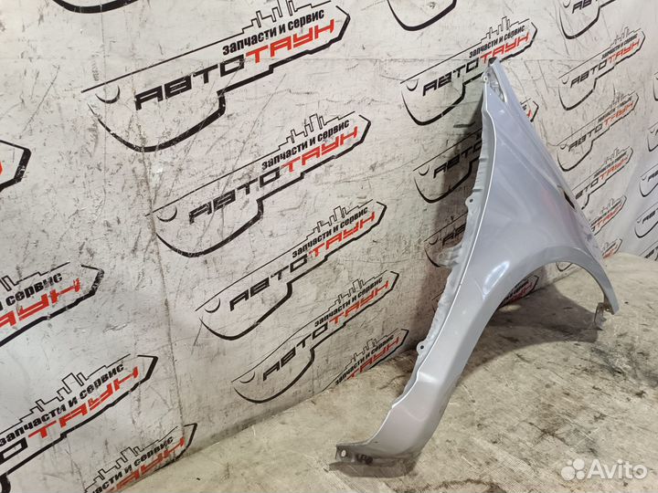 Крыло toyota vitz yaris NCP10 NCP13 NCP15 SCP10 SCP13 5381152010 переднее правое серебро DY366