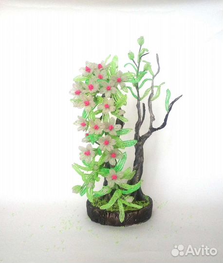 Дерево из бисера