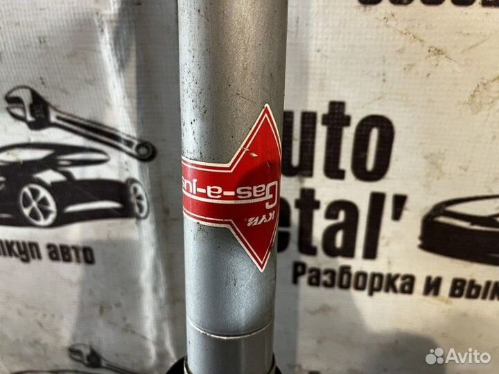 Стойка амортизатора задняя Ford Fiesta 5 хэтчбек