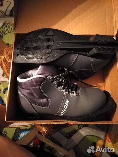 Лыжные ботинки