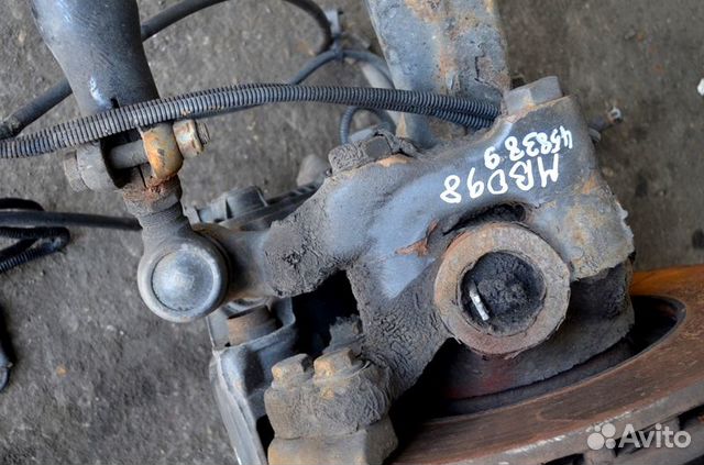 Поворотный кулак переднего моста, левый mercedes-b