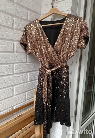 Комбинезон с пайетками нарядный 42