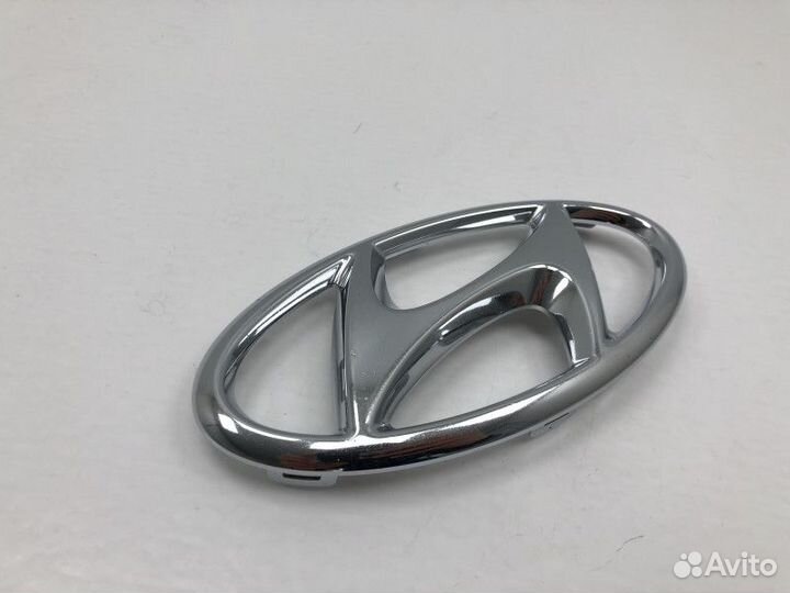 Эмблема Hyundai Solaris 2