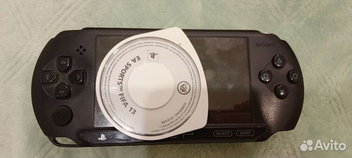 Sony PSP с диском fifa13