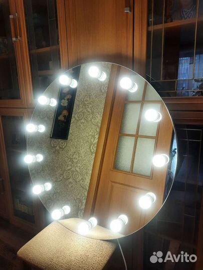 Зеркало гримерное с лампочками