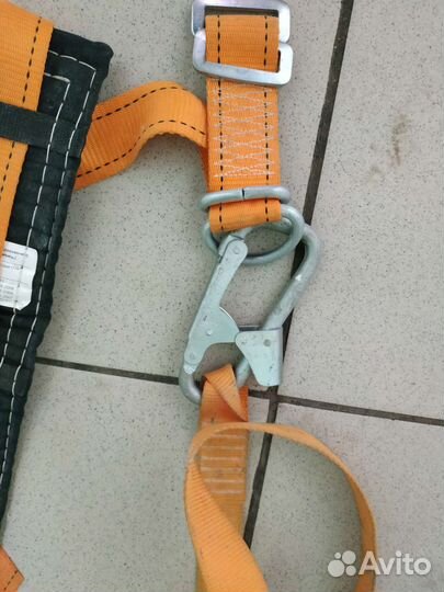 Удерживающая страховочная система (привязь)