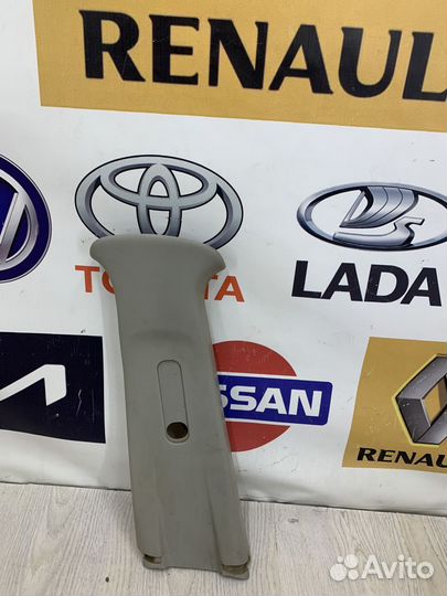 Обшивка средней стойки накладка ремня безопасности