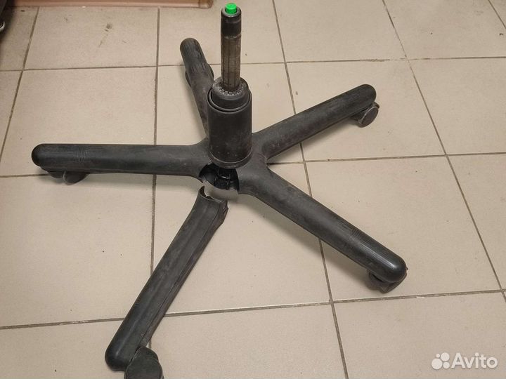 Крестовина офисного кресла