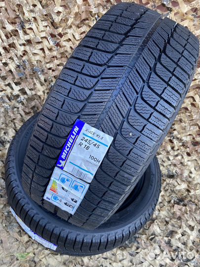Michelin X-Ice XI3 245/45 R18 100H