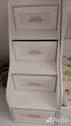 Кровать двухъярусная