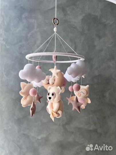 Мобиль на кроватку из фетра