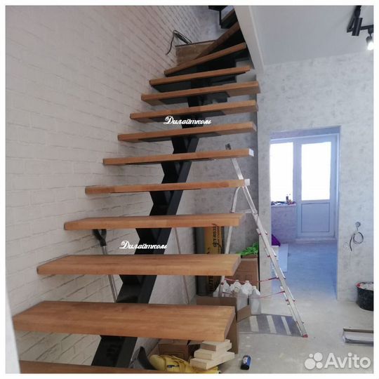 Лестница металлическая.Деревянные ступени.Под ключ