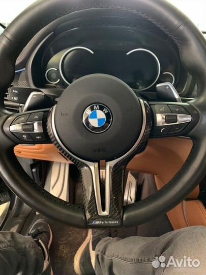 Карбоновая вставка M-Performance в руль BMW от М
