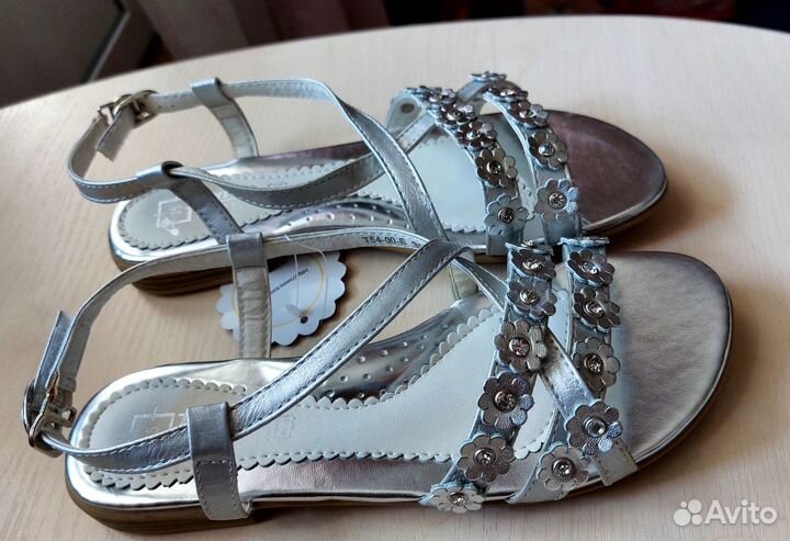 Новые босоножки 34-35