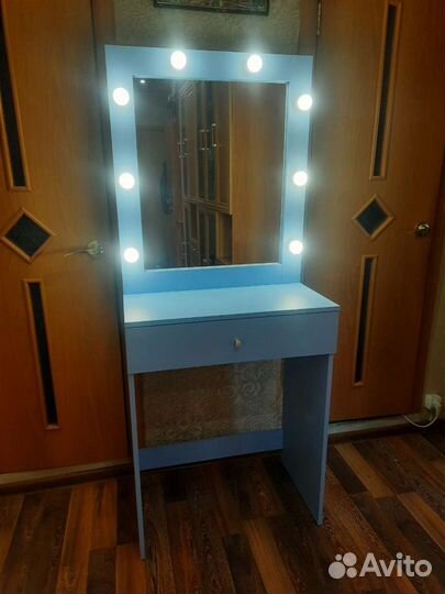 Гримерный столик стандартный