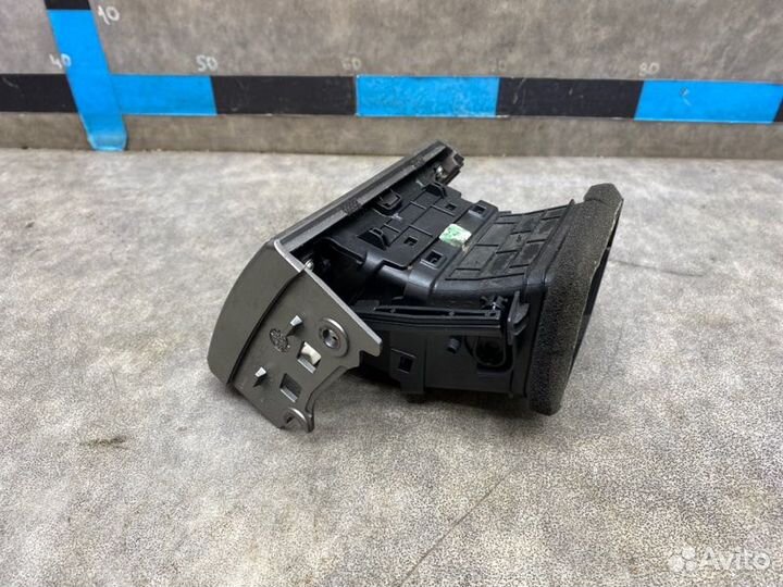 Дефлектор воздушный правый Hyundai I30 1.4 G4FA