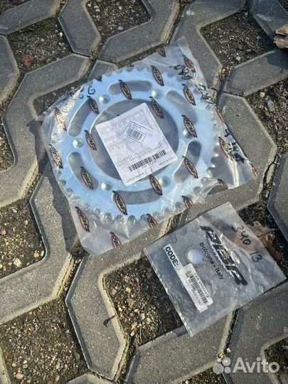 Цепь и звезды для мотоцикла