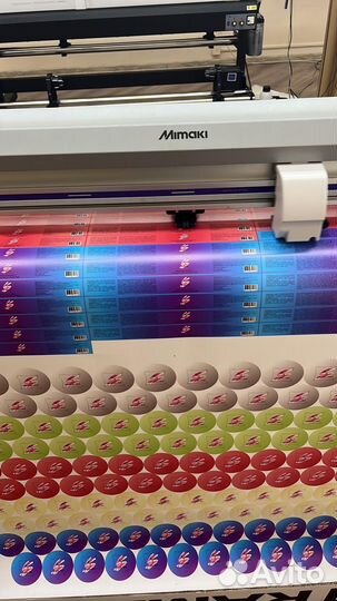 Печать наклеек, этикеток с плоттерной резкой