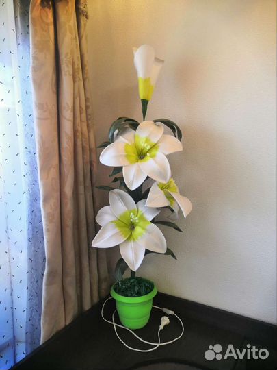 Светильник лилии