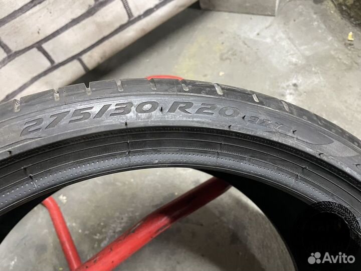 Pirelli P Zero PZ4 275/30 R20