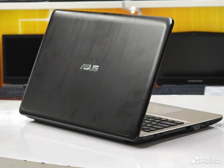 Ноутбук Asus 15.6''Core i3 6006u 8Gb SSD 256Gb