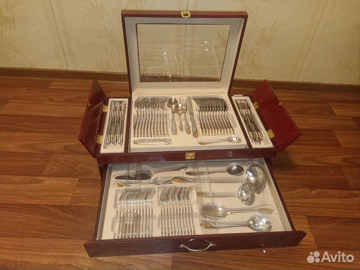 Набор столовых приборов на 12 персон