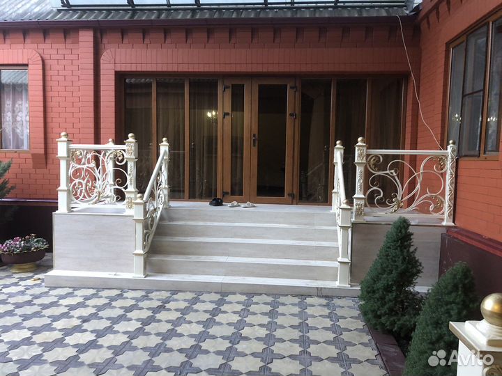 Кованые перила для лестниц