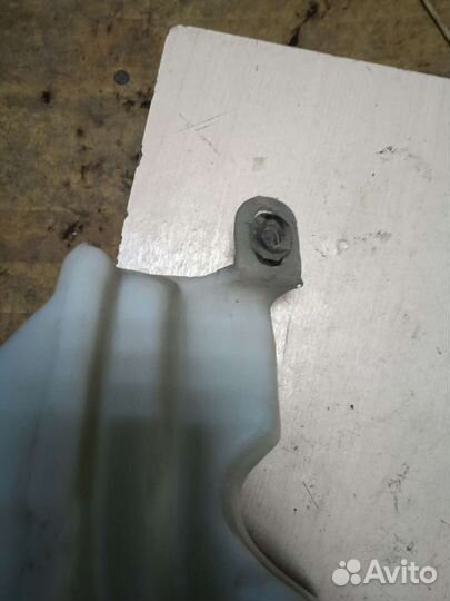 Бачек омывателя Лифан Бриз