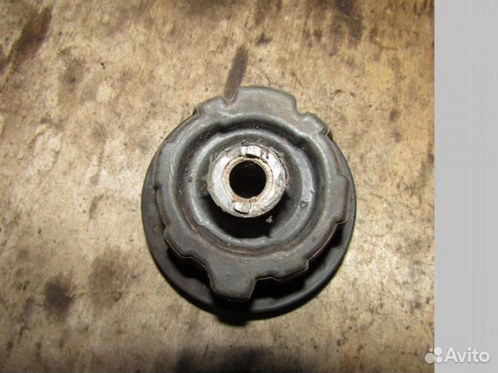 Опора переднего амортизатора W203 2000-2006