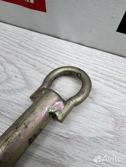 Крюк буксировочный Mazda 3 BK Z6 2008