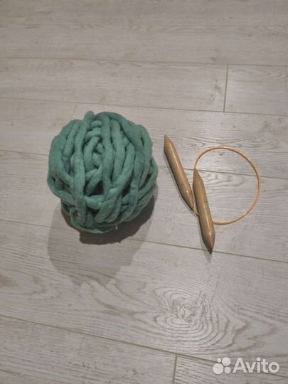 Толстая пряжа и спицы