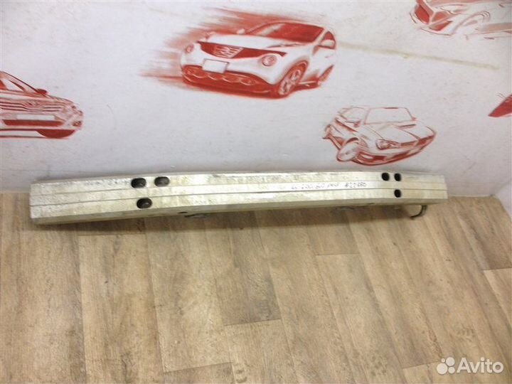 Усилитель бампера переднего Toyota Land Cruiser