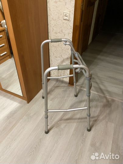 Ходунки для инвалидов