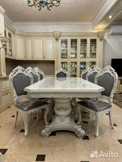 Стол и Стулья