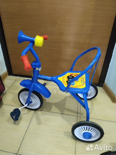 Детский велосипед трёхколёсный