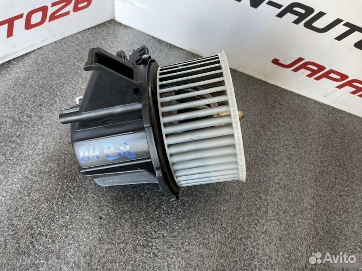 Моторчик печки Audi A4 B8 cdnc 2011—2015