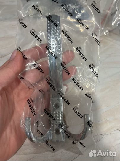 Крючки для одежды новые,цена за все