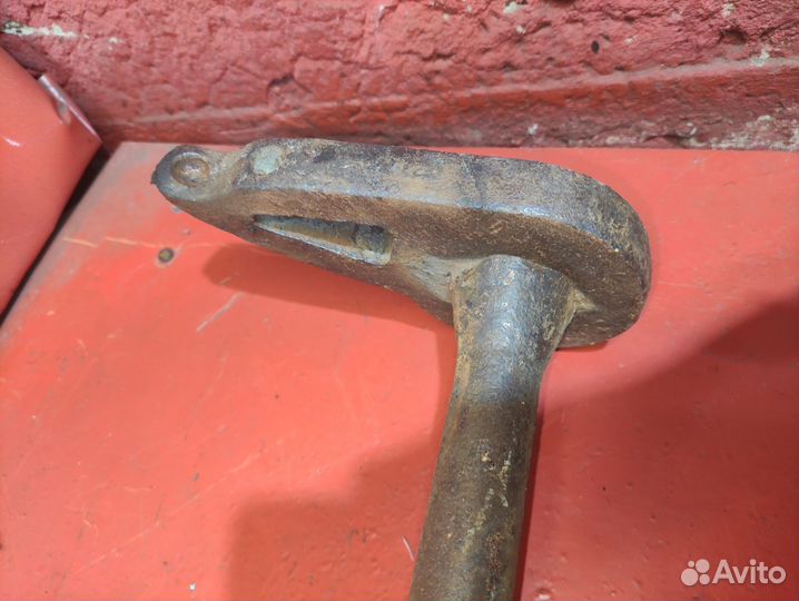 Рычаг и торсион правый Lincoln Navigator 97-03