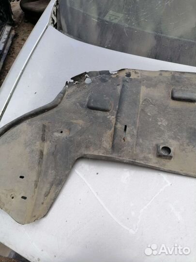 Пыльник переднего бампера Peugeot 308