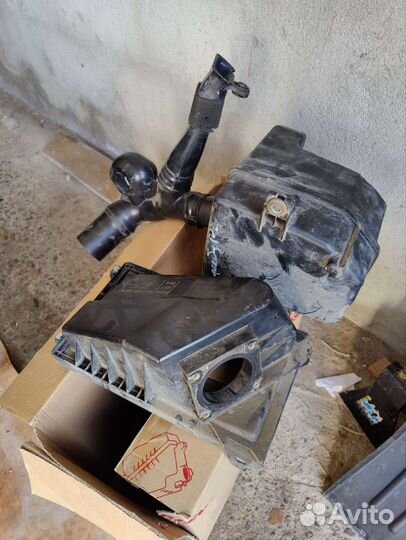 Резонатор + патрубок возд. фильтра Almera classic