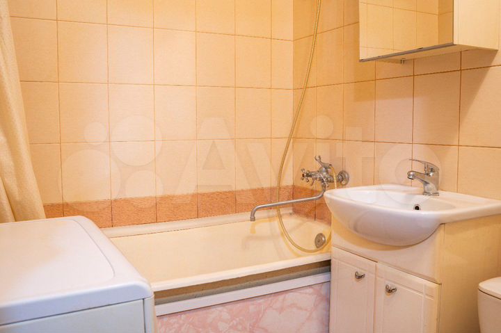 2-к. квартира, 42 м², 1/5 эт.