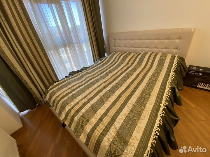 Шторы и покрывало на кровать