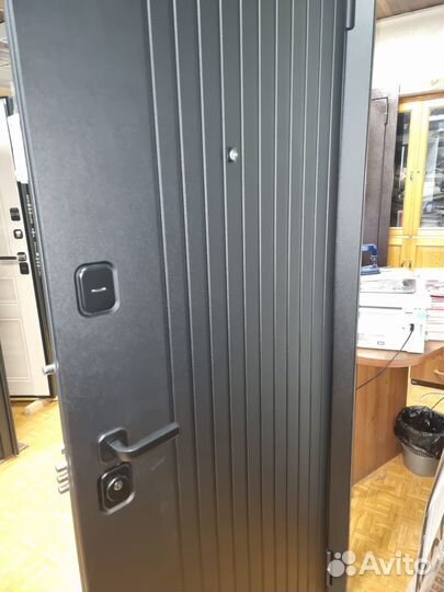 Дверь входная металлическая уличная