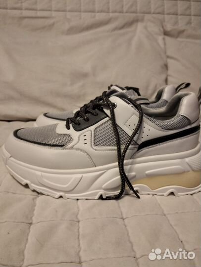 Кроссовки натуральная кожа р. 40 стелька 27 см